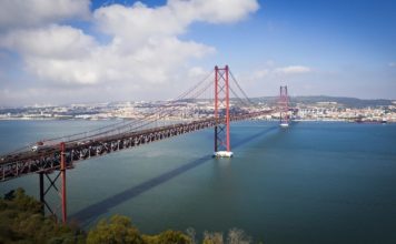 Perfect lefthander IN Lisbon lisbon surf