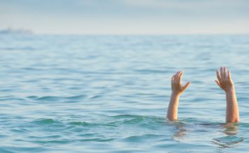 Drowning is a deceptively quiet event. How to recognize drowning? drowning