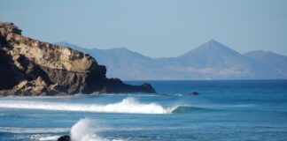 Where to surf in Europe in November? surfing for everry level in fuerteventura