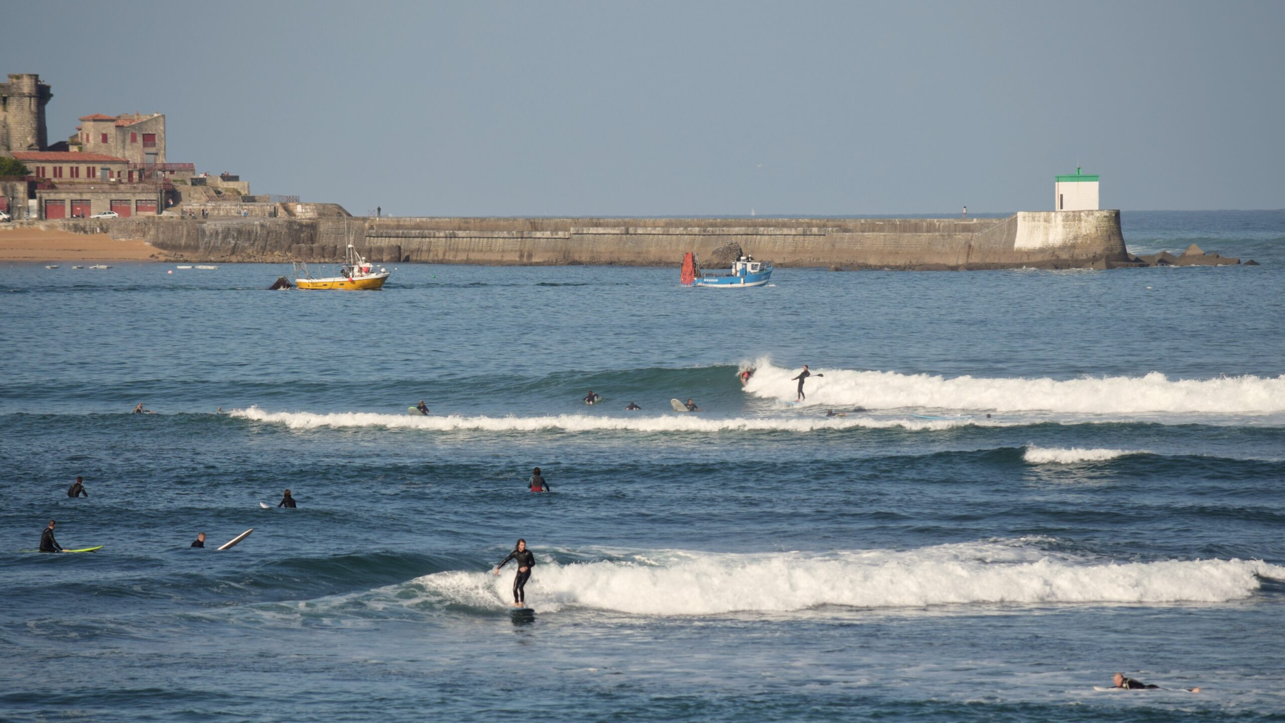 surfing lessons in france