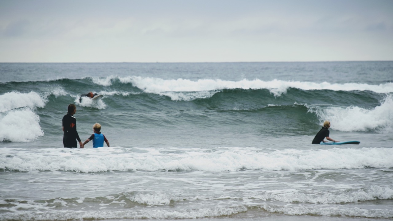 family surf lesson